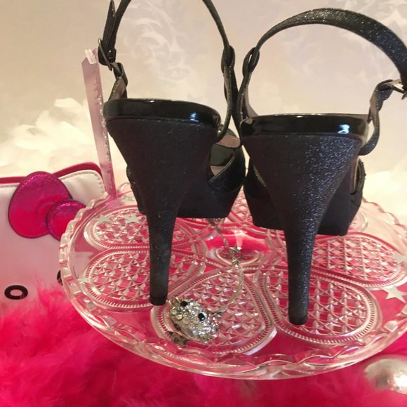 GORGEOUS black glitter heels and matching earings with hello kitty crystals! - Picture 5 of 15